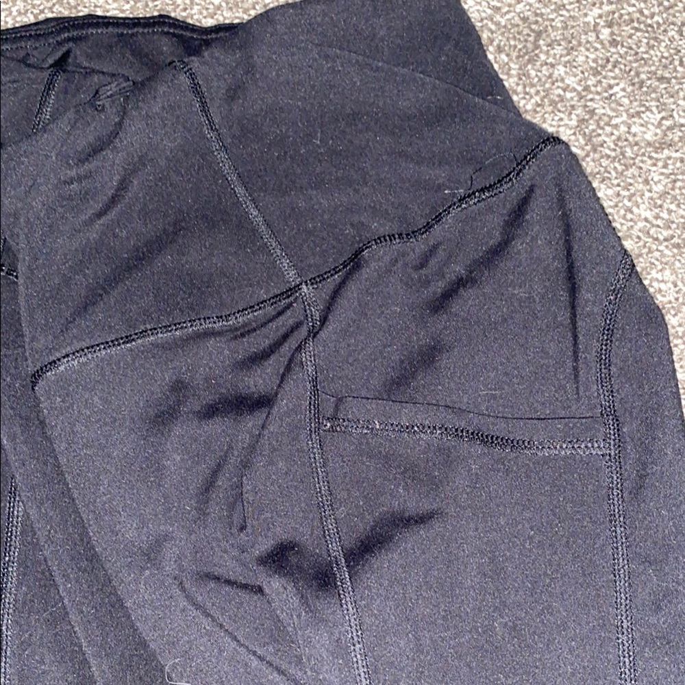 Black Pocketed Yogalicious Leggings - Picture 3 of 5